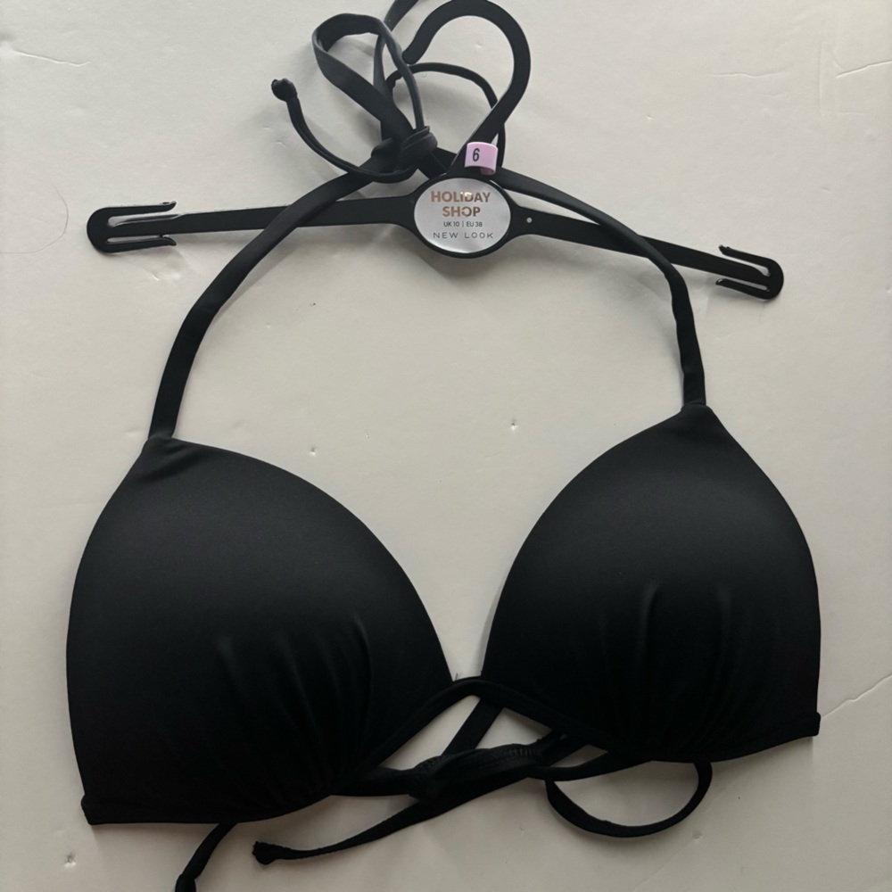NWT NEW LOOK Bikini Top in black